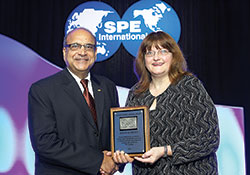 Perdue receives the Society of Petroleum Engineers' Distinguished Service Award