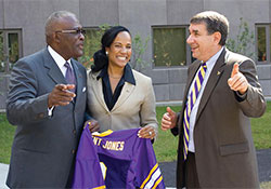 Drs. Jones and outgoing UAlbany President George Philip
