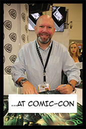 Marc Guggenheim at Comic-Con siging Arrow poster