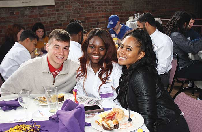 Graduating seniors and recent grads connect over brunch