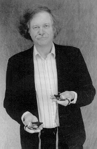 Photo: Dion Ogust / Edward Sanders wearing the pulse lyre gloves