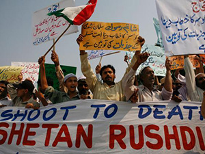 Protesters chant slogans to condemn Britain's knighting of the Indian-born author Salman Rushdie June 22, 2007 in Islamabad, Pakistan